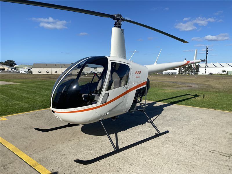 Robinson R22.jpg