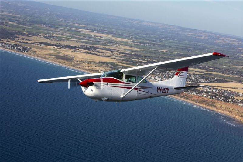 Cessna-182-Skylane-R182RG.jpg